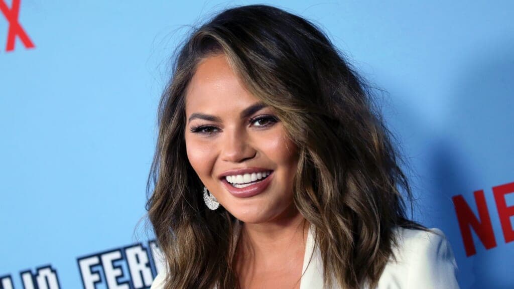 Model Chrissy Teigen