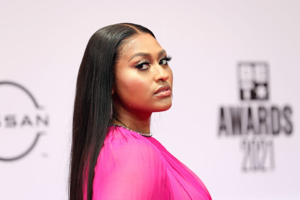 Singer Jazmine Sullivan