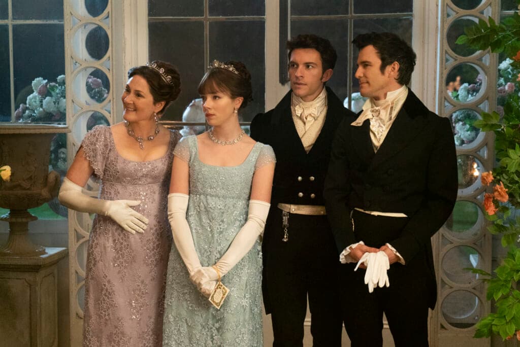 Ruth Gemmell, Claudia Jessie, Jonathan Bailey and Luke Thompson in "Bridgerton"