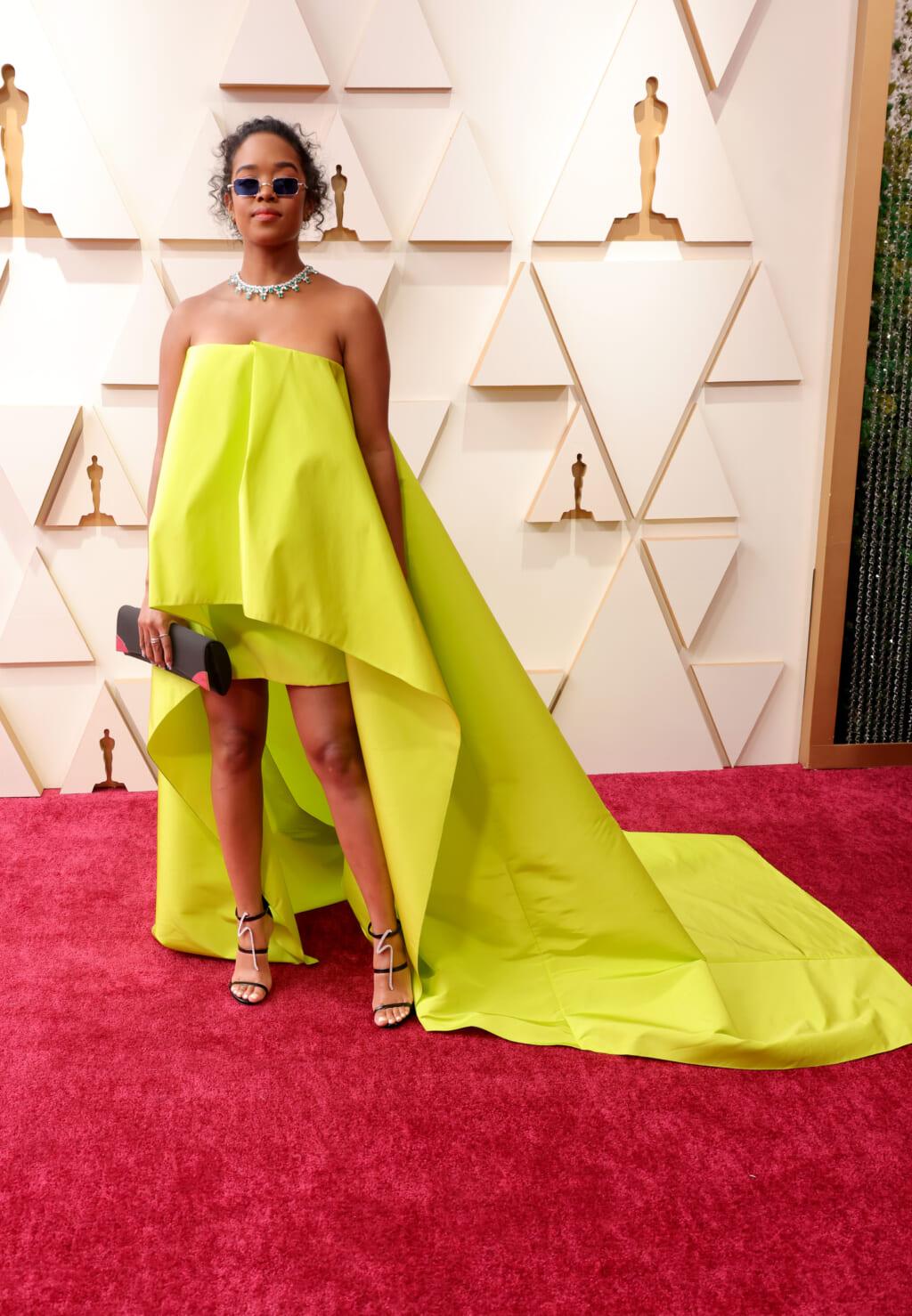 H.E.R. in Carolina Herrera