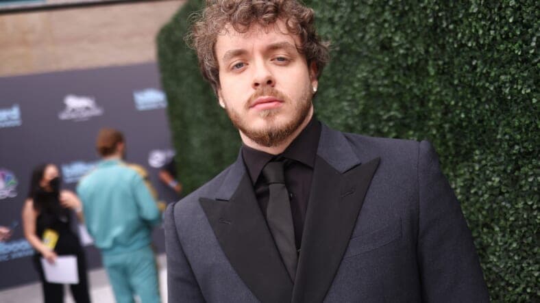 2022 Billboard Music Awards - Red Carpet