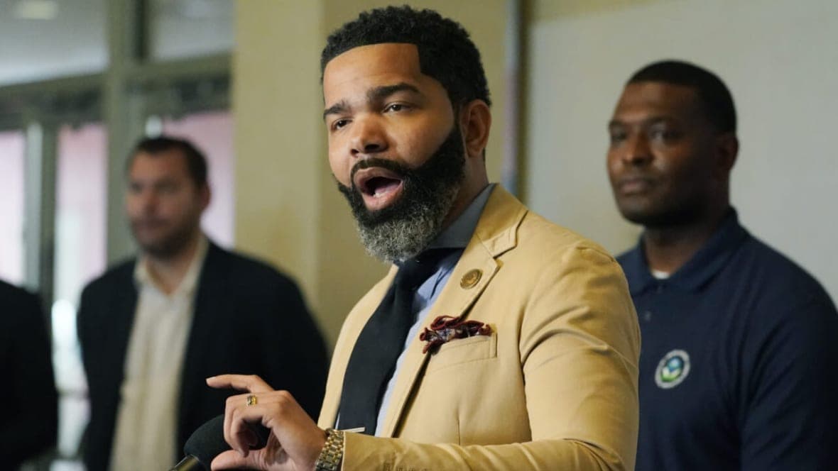 Mayoe Chokwe Lumumba discusses water woes in Jackson, Miss.