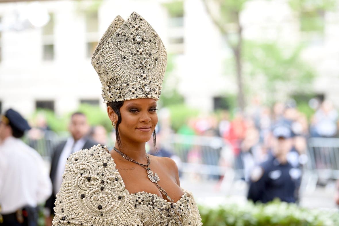 Heavenly Bodies: Fashion