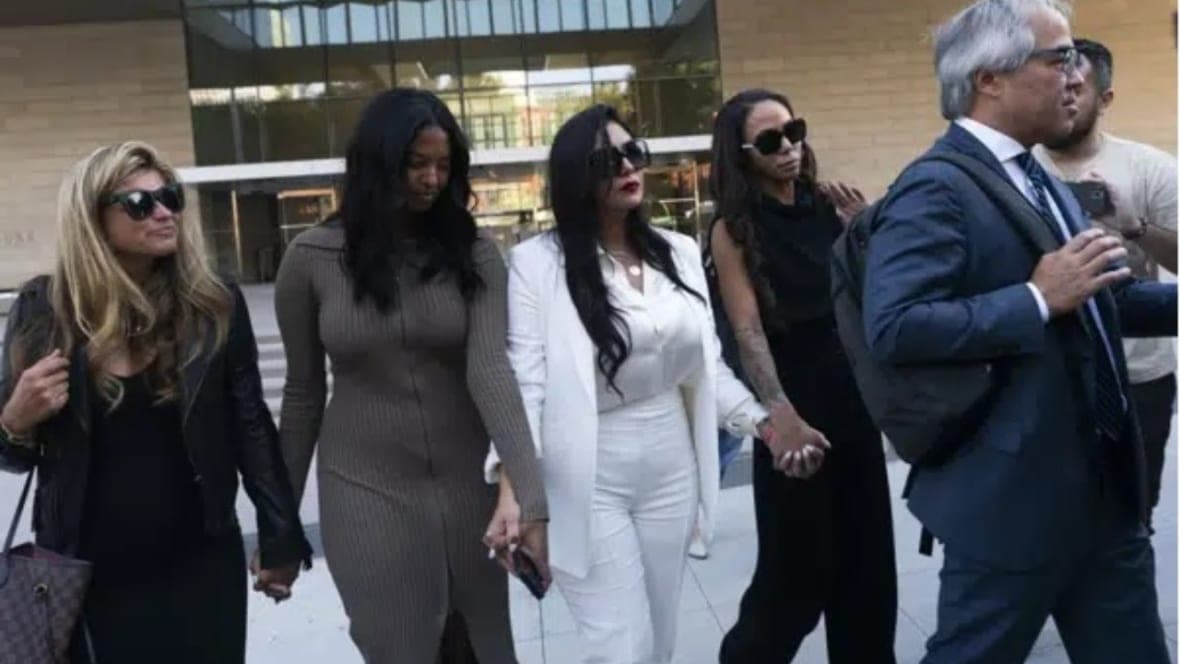 Kobe Bryant’s daughter Natalia and widow Vanessa Bryant with soccer player Sydney Leroux