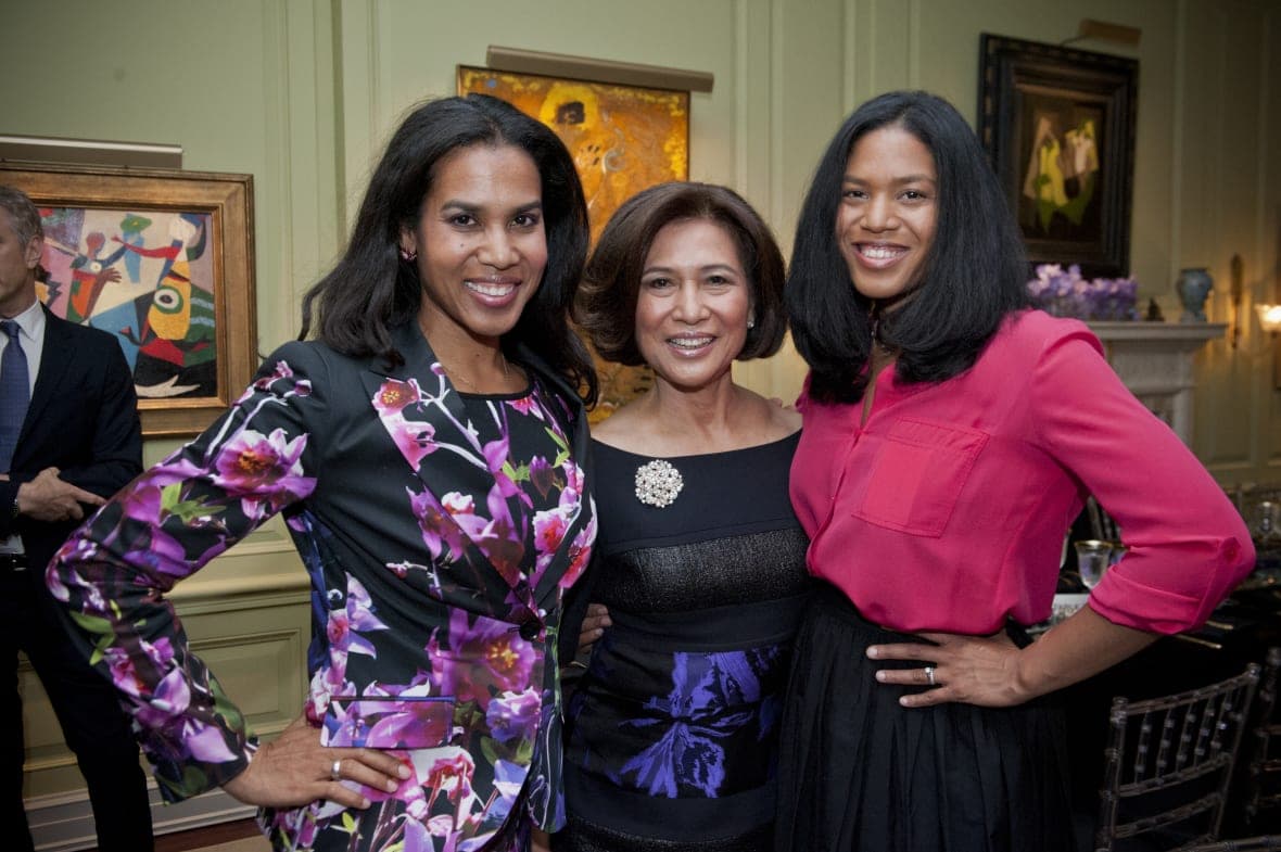 Leslie Lewis, Loida Lewis and Christina Lewis