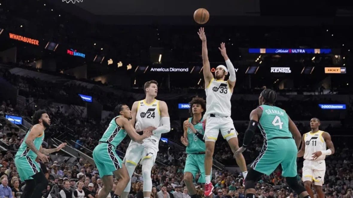 Utah Jazz guard Johnny Juzang shoots against the San Antonio Spurs