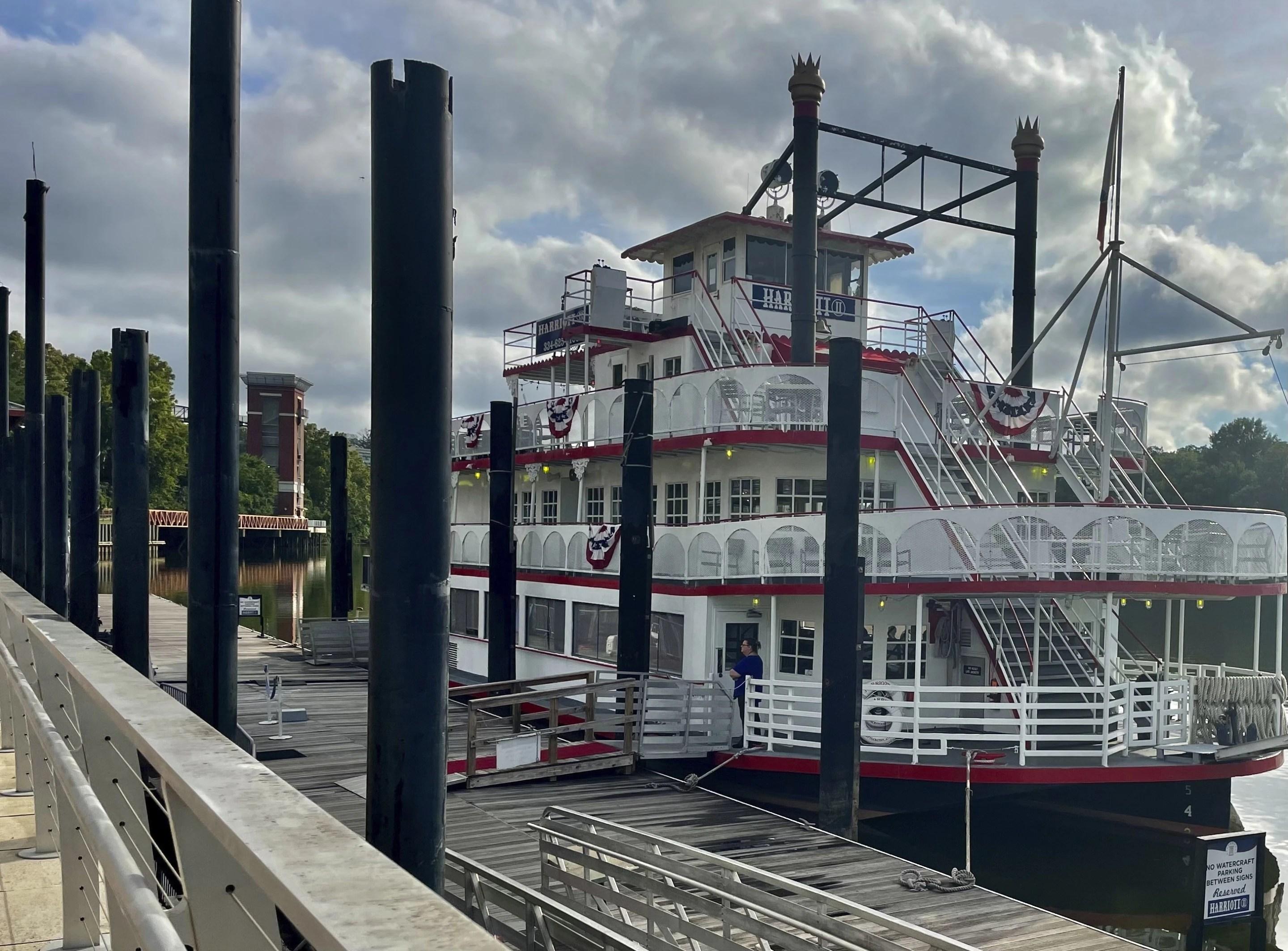 The Harriott II riverboat