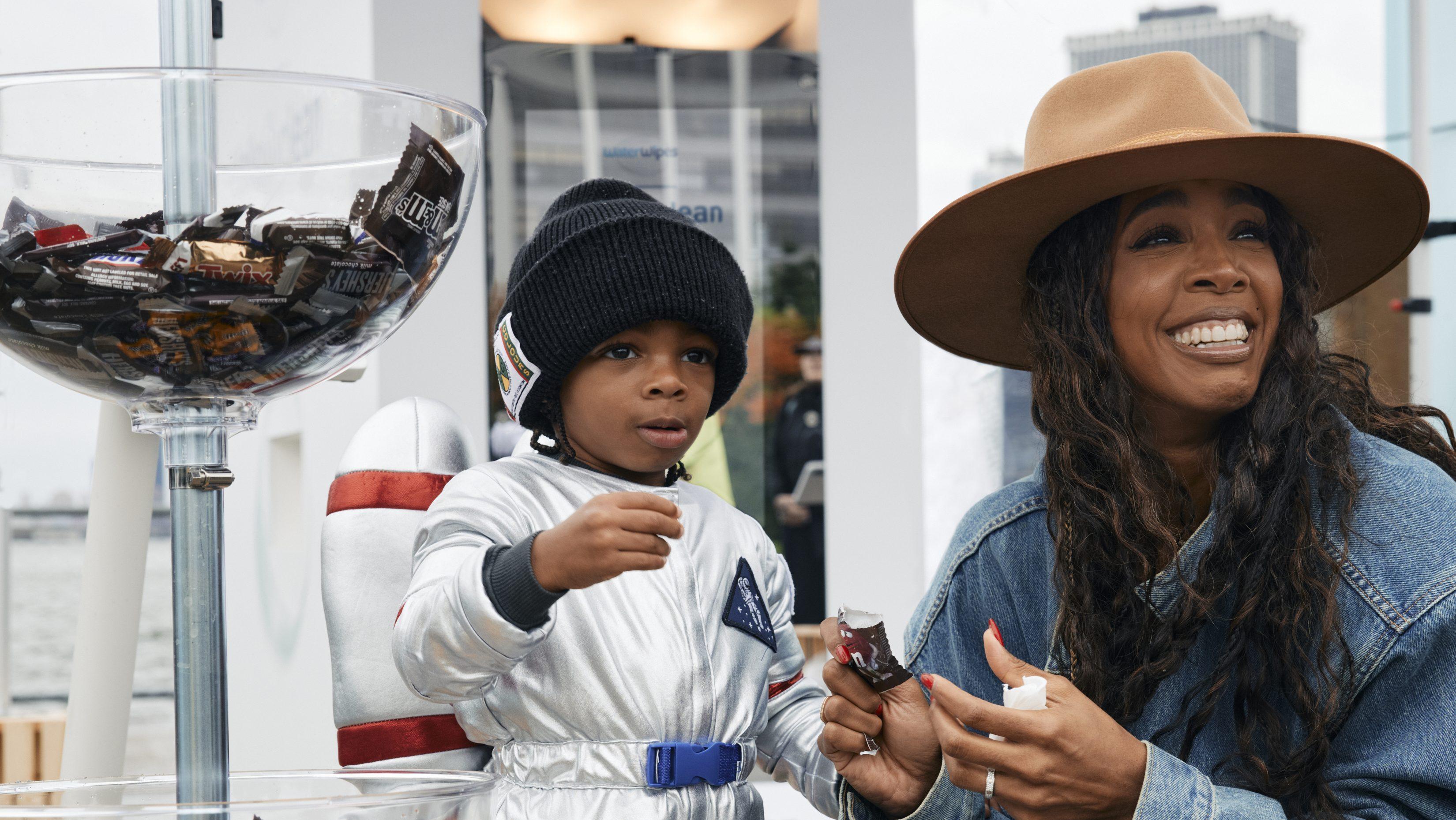 Kelly Rowland, Kelly Rowland's son Noah, Kelly Rowland's children, Kelly Rowland's family, Tim Witherspoon, Renaissance World Tour, Beyoncé, Hallowclean, Water Wipes, Halloween time, trick-or-treating, celebrities celebrating Halloween, spooky season, theGrio.com