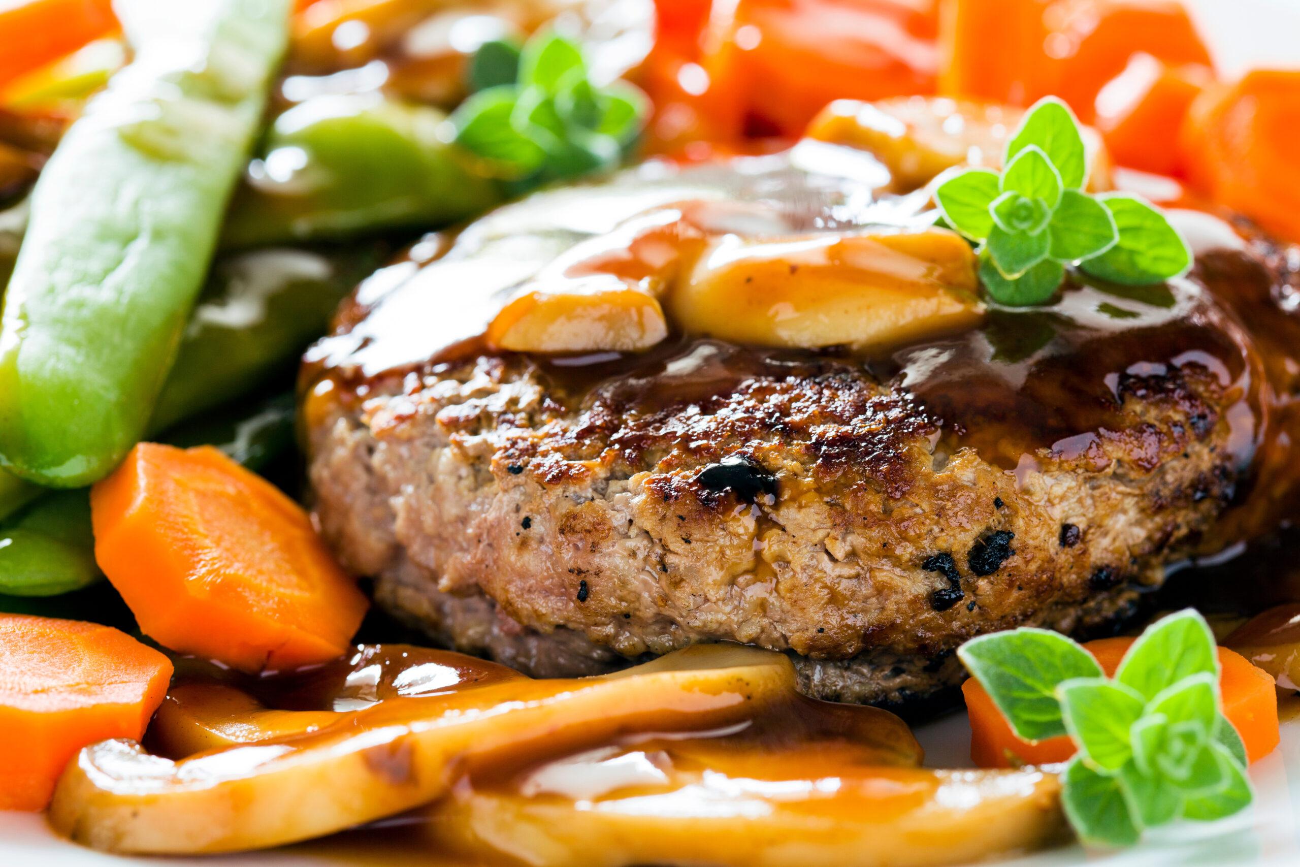Turkey burgers, ground turkey, Are turkey burgers really healthier?, how to flavor turkey burgers, How to make juicy turkey burgers, cooking burgers, how to cook turkey burgers, Memorial Day, cookout food, grilled burgers, theGrio.com