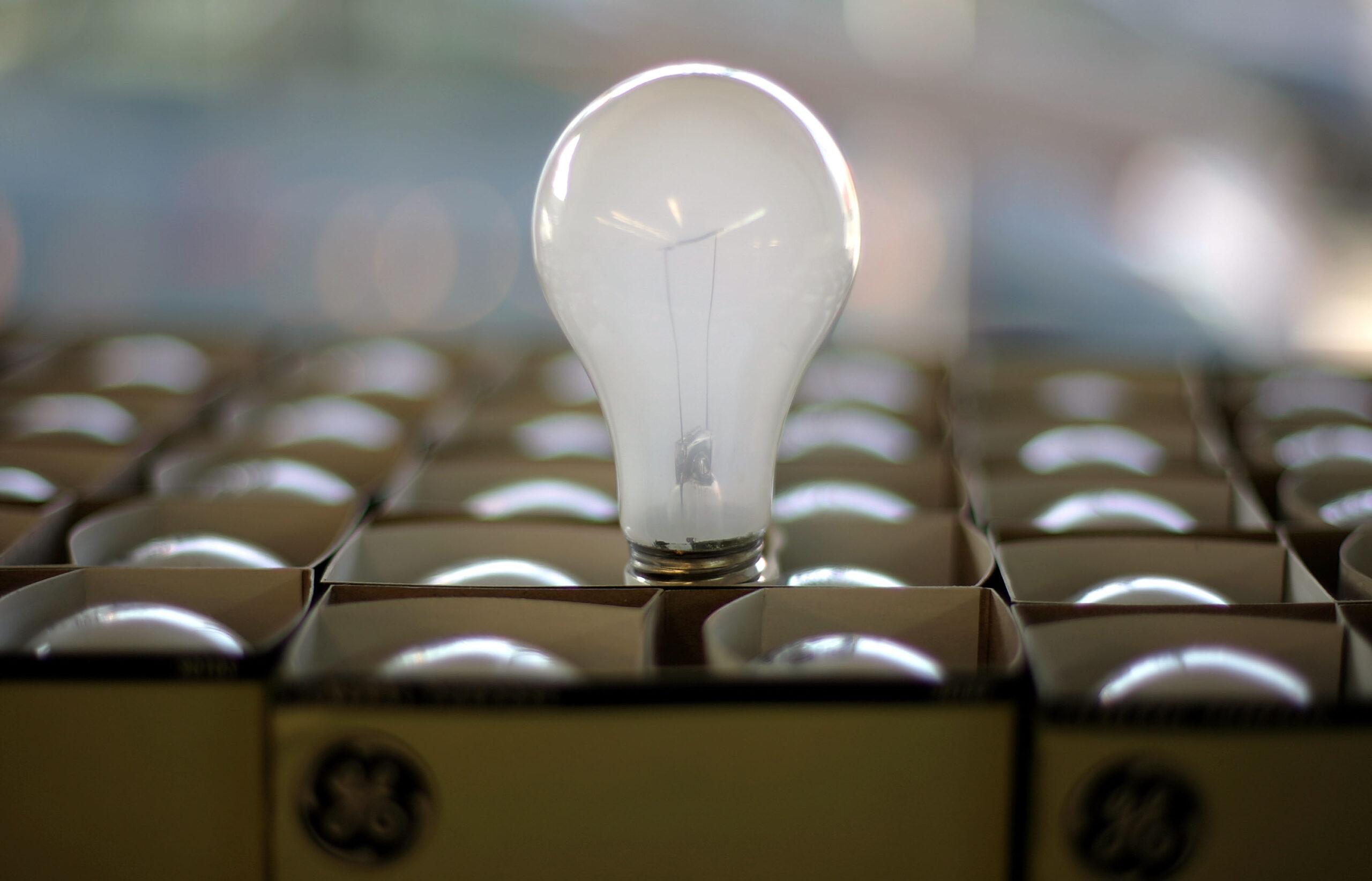 California Lawmaker Considers Bill Banning Conventional Light Bulbs
