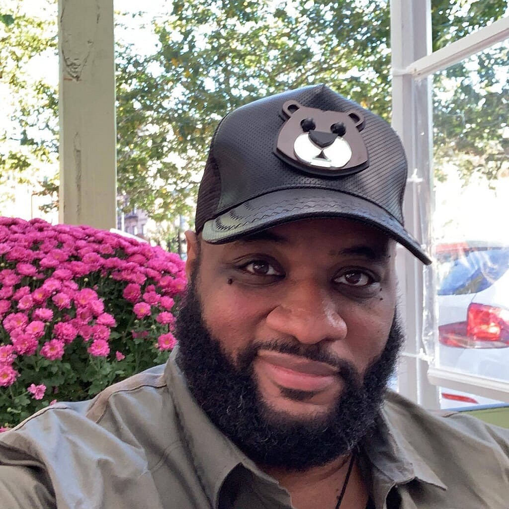 Opera singer Antoine Hodge