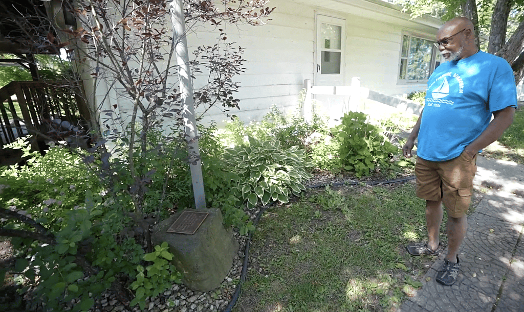 Peter Baker, Lake Ivanhoe resident