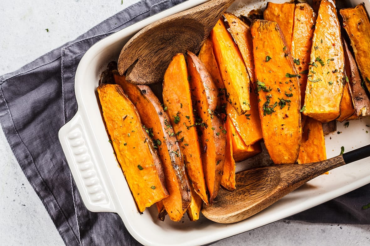 Baked sweet potato slices with spices