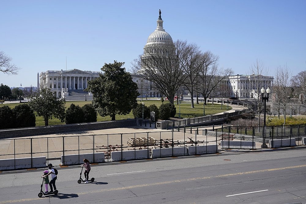 Capitol Building fencing