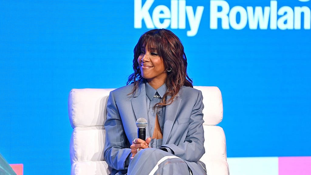 Kelly Rowland, LED light therapy masks, Shani Darden, Déesse PRO LED Light Mask, Black skincare, Black esthetician, theGrio.com