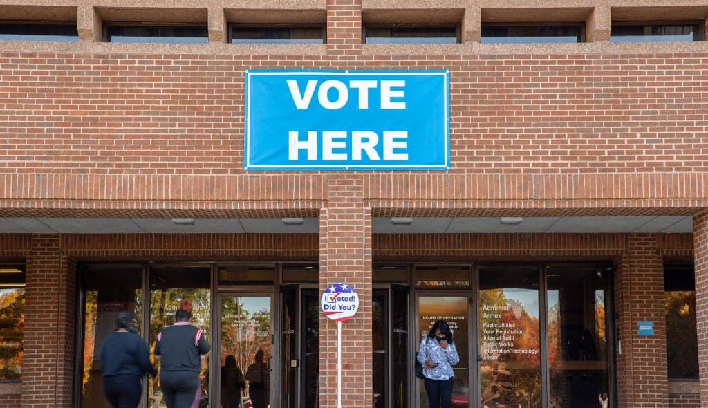 Voters cast early ballots at the Western Government Center