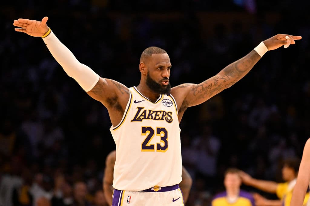 Sacramento Kings v Los Angeles Lakers