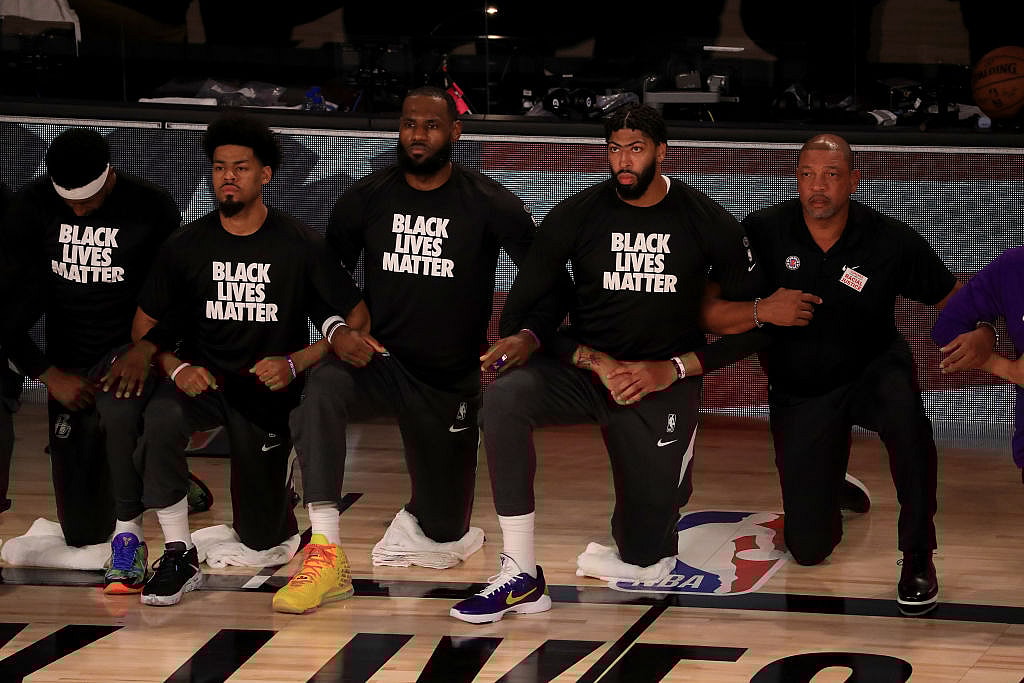 Los Angeles Clippers v Los Angeles Lakers