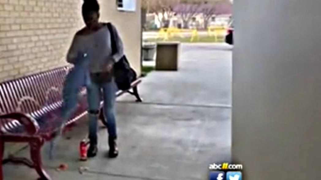 Makhigha Davis banned from bus over outfit. thegrio.com