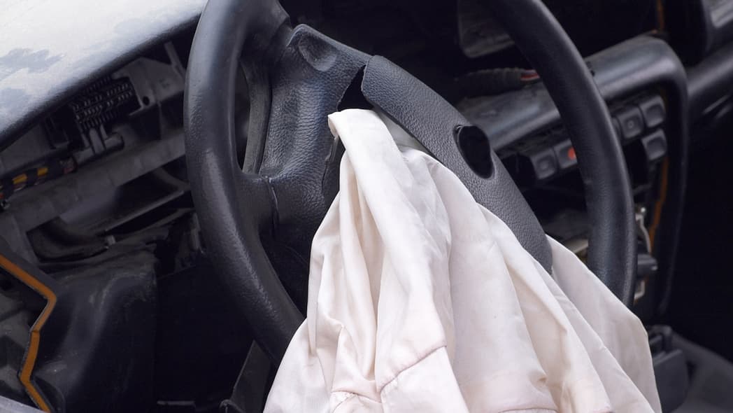 Airbag thegrio.com