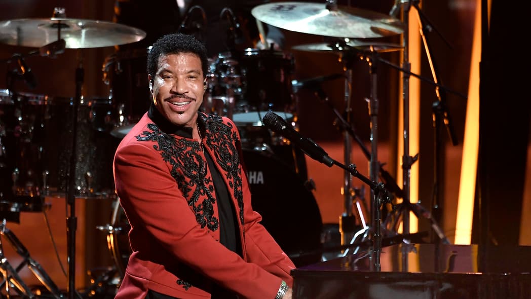 Lionel Richie, on tour, says 11-yo break dancer 'upstaged' him