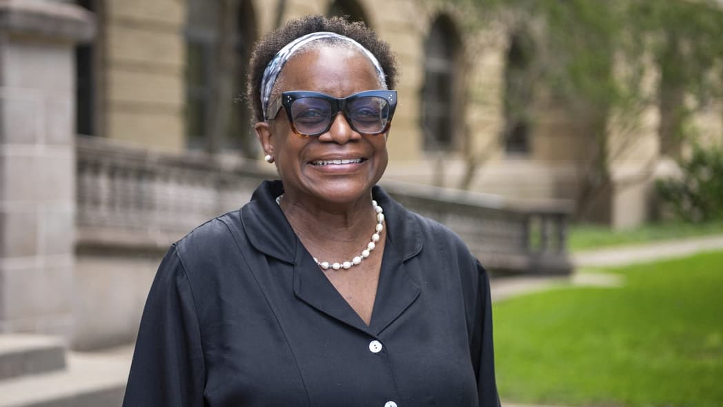 Journalism professor Kathleen McElroy