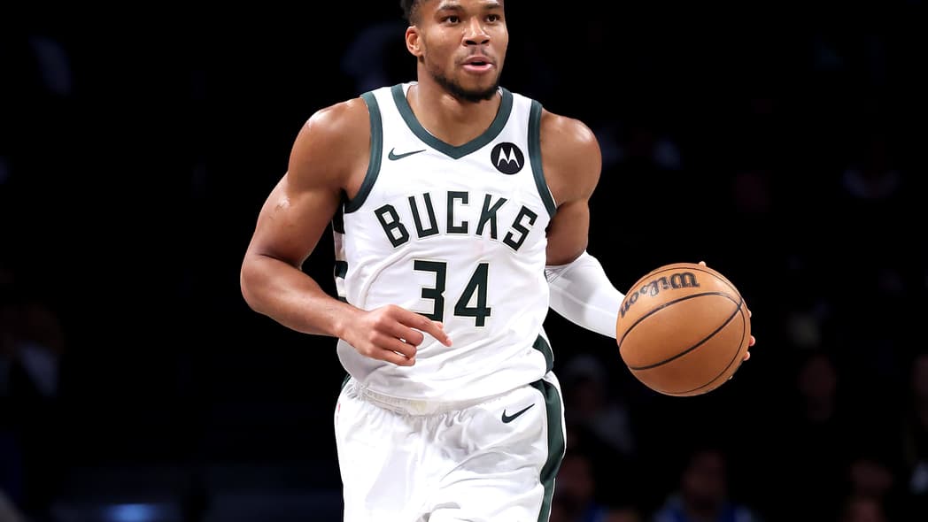 Giannis Antetokounmpo costume, Giannis Antetokounmpo Mr. Potato head costume, Giannis Antetokounmpo halloween costume, does Giannis Antetokounmpo have kids? theGrio.com
