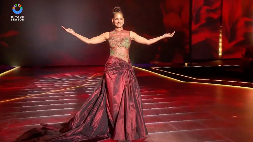 Halle Berry stuns fans by re-wearing her iconic 2002 Oscars gown - TheGrio