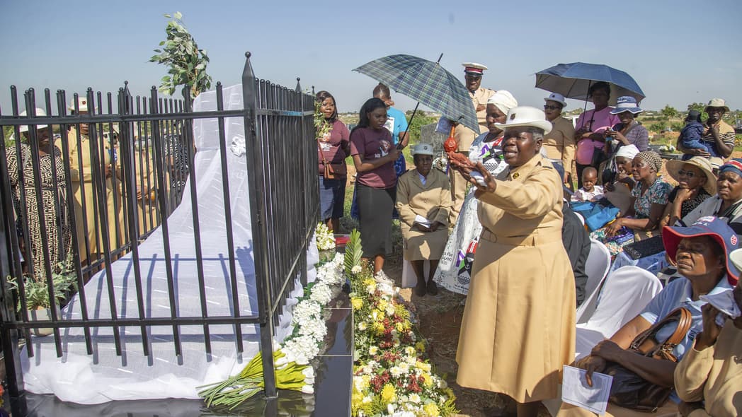 Zimbabwe Christmas Tombstones, Zimbabwe, Zimbabwe holiday traditions, Zimbabwe holiday tombstones, tombstone unveilings Zimbabwe, theGrio.com