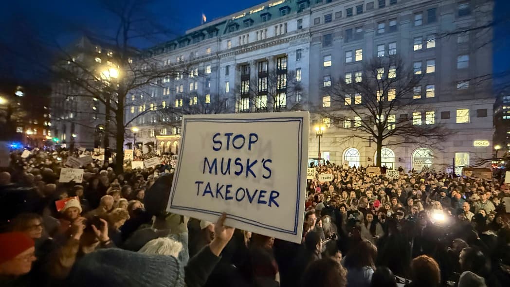 Federal employees trump, what is happening weith federal workers, federal workers protests, Federal workers layoffs theGrio.com