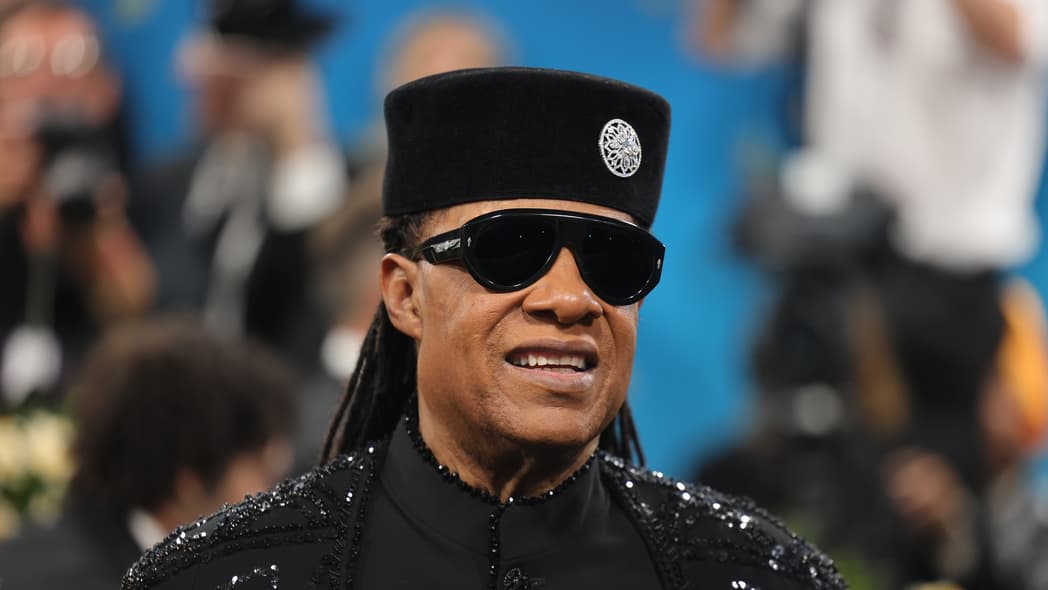 Stevie Wonder, is Stevie Wonder blind?, Stevie Wonder conspiracy theories, Stevie Wonder blind rumors, Can stevie wonder see?, Is stevie wonder blind? theGrio.com