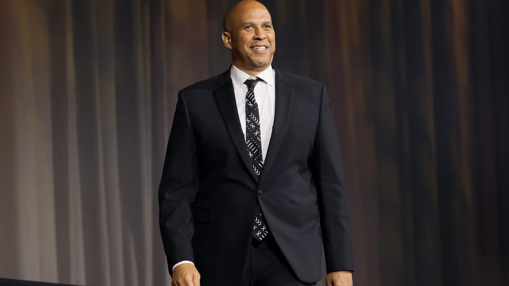 Cory Booker, Alexis Lewis, Cory Booker engaged, Black celebrity engagements, Black celebrity weddings, theGrio.com