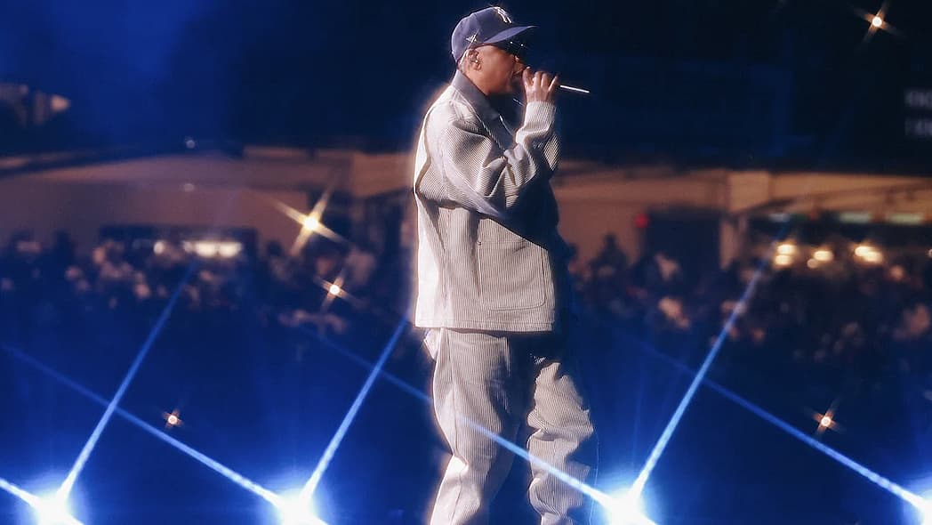 Jay-Z, Yankee Stadium, concert delay, security breach, fans waiting outside, Rihanna, Usher, Jeezy, Reasonable Doubt, The Blueprint, thegrio
