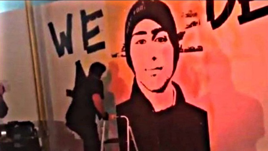 Manuel Oliver paints mural for his son Joaquin Oliver killed in Parkland massacre thegrio.com