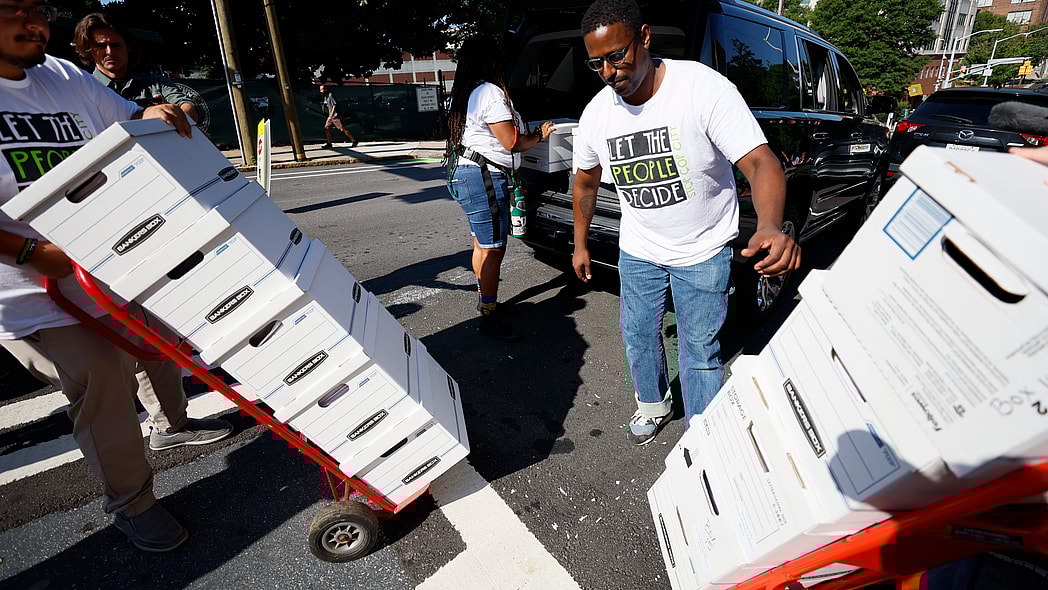 Activists, Atlanta City Hall, theGrio.com