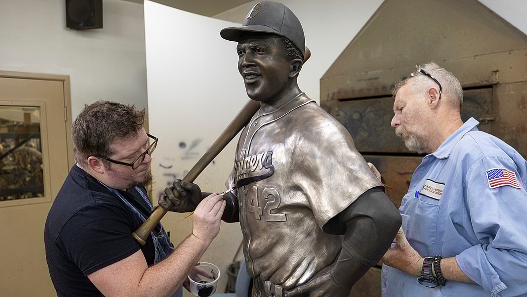 jackie robinson statue, thegrio.com