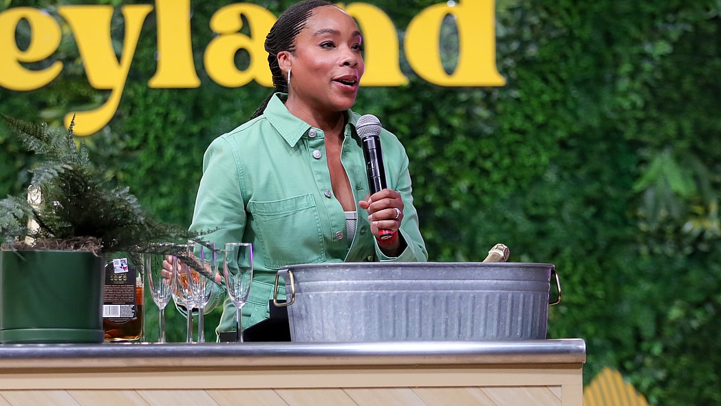 Fawn Weaver, Fawn Weaver backlash, Fawn Weaver classmate, Fawn Weaver classmate video, Fawn Weaver backlash response theGrio.com