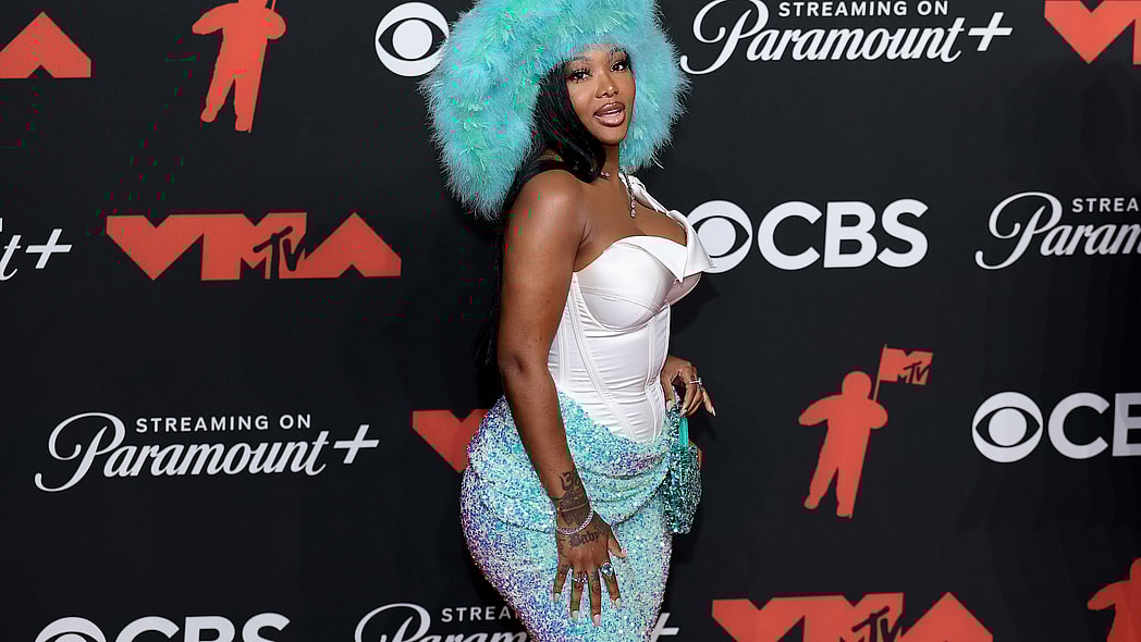 Summer Walker, Summer Walker plastic surgery, Summer Walker rib removal theGrio.com