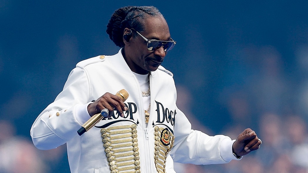 Snoop Dogg. Snoop Dogg Netflix, Snoop Dogg Christmas Day, Snoop Dogg Halftime Performance,