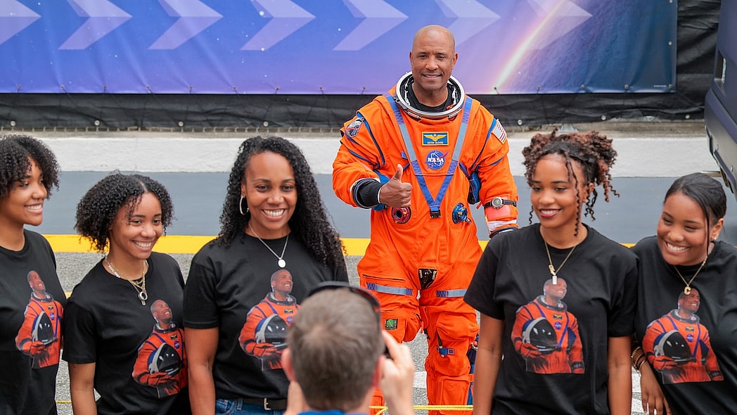Victor Glover, Victor Glover Astronaut, Victor Glover Artemis II, Victor Glover Black Astronaut