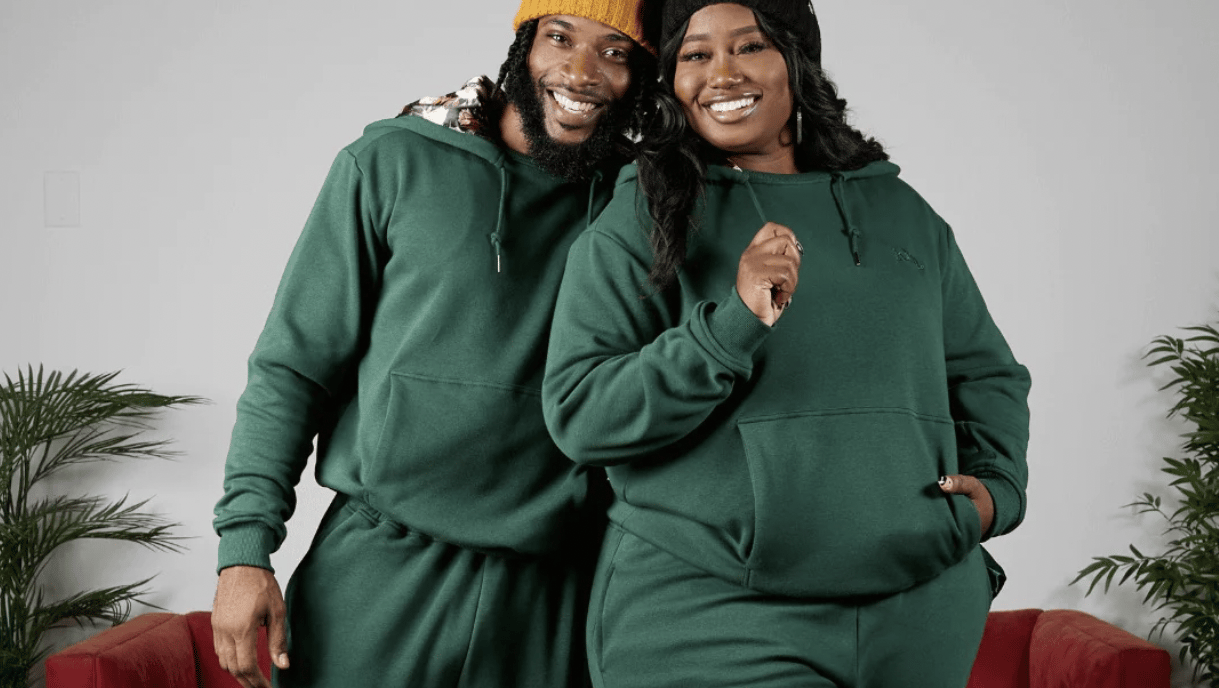 Black love gift guide, gifts for Black couples, Romantic gifts by Black-owned brands, 25 Days of Christmas, Haus Urban, Actually Curious, Love In Color, FORVR MOOD, KINApparel, Black astrologer, Maison Noir Wines, Sister.ly Drinkware, Candle ‘Lit’ Date Nights, SmardArt, The new York Toy Collective, theGrio.com