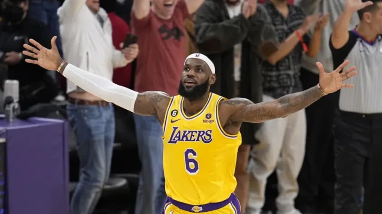 Los Angeles Lakers forward LeBron James