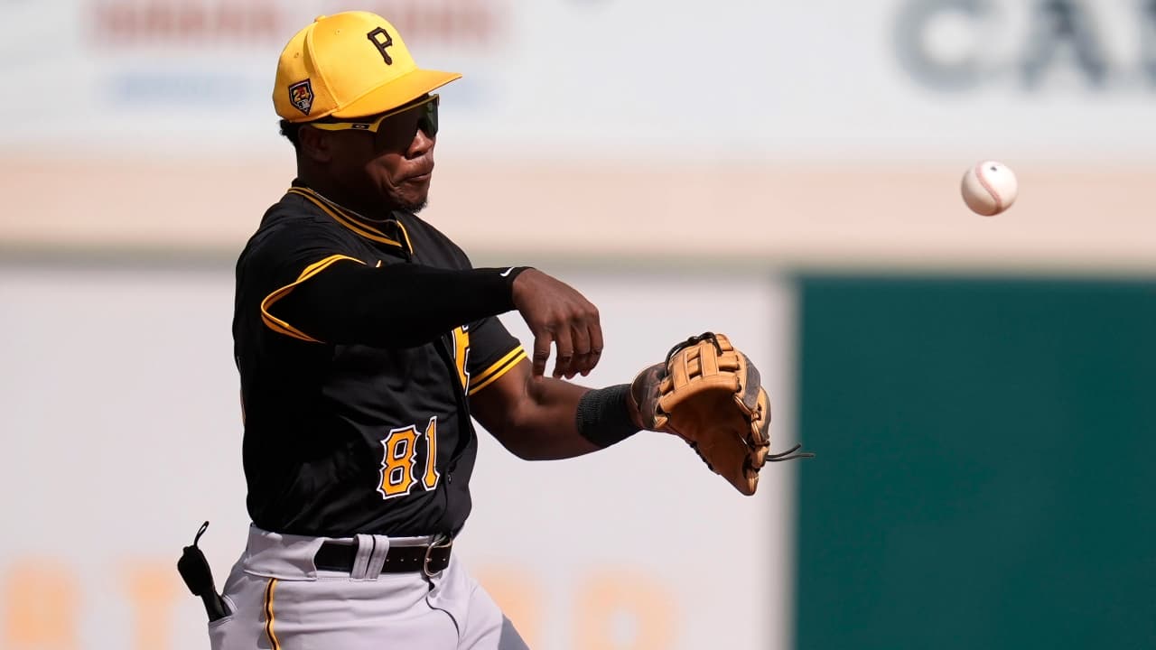 Pittsburgh Pirates second baseman Termarr Johnson