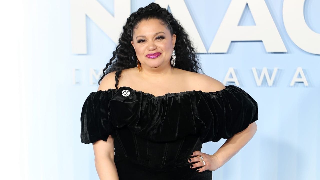 Michelle Buteau, Michelle Buteau Survival of the Thickest, Michelle Buteau Netflix, Survival of the Thickest Netflix,
