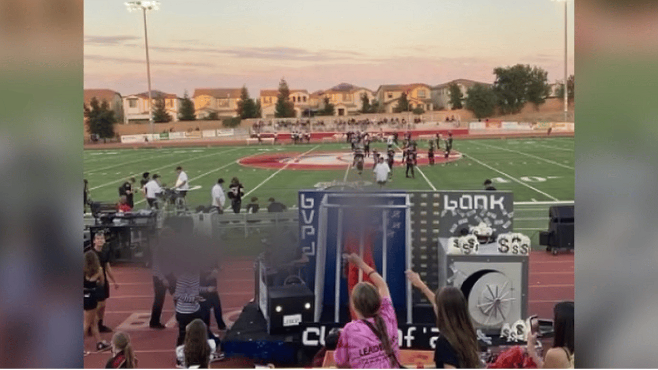 Bella Vista High School Halloween float