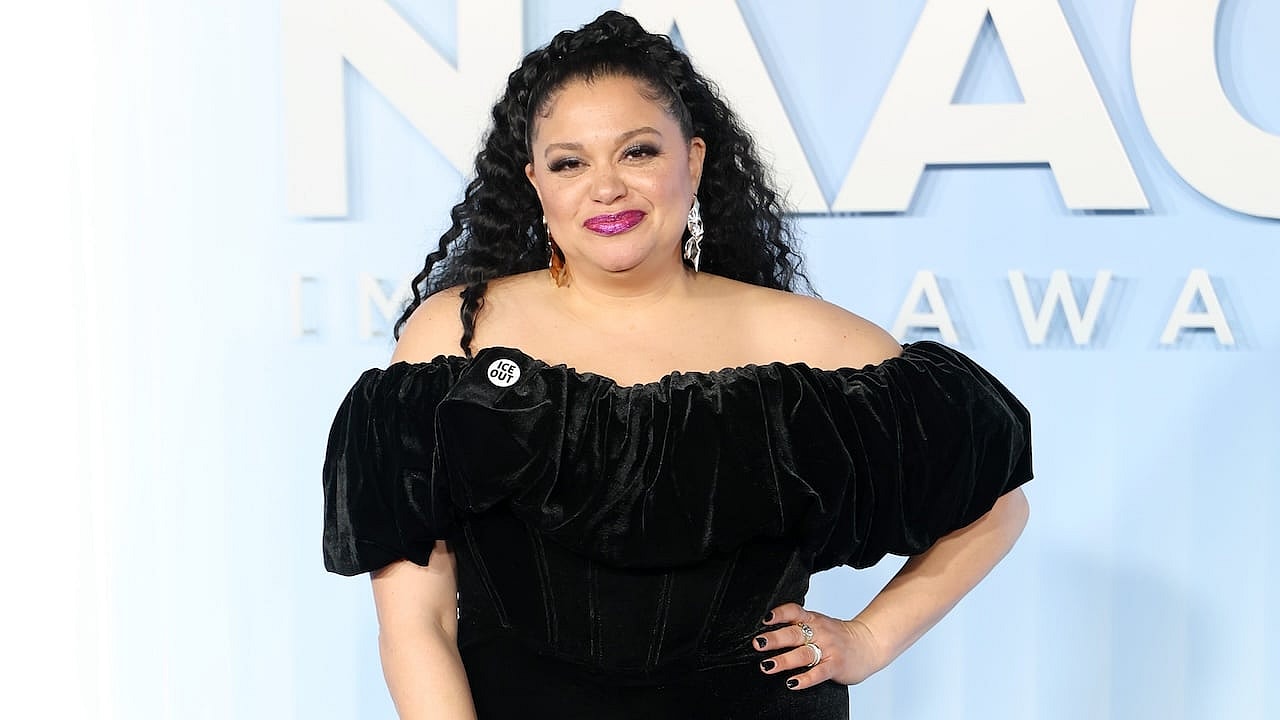 Michelle Buteau, Michelle Buteau Survival of the Thickest, Michelle Buteau Netflix, Survival of the Thickest Netflix,