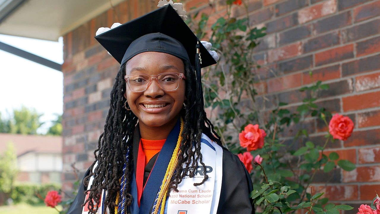 shania muhammad x youngest teacher in usa