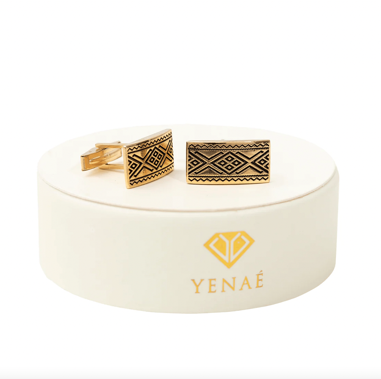 What kind of gifts do men prefer?, What gift should I give to him?, What to buy men for Xmas?, Wale$ gallery, Tmpl Care, Love Dot, Powerhandz gloves, Bevel, Blackstock & Weber, Yenaé, Emperor’s Cut cigars, What type of gift should I give to my dad?, Black-owned mens gift ideas, Black-owned brands for men theGrio.com