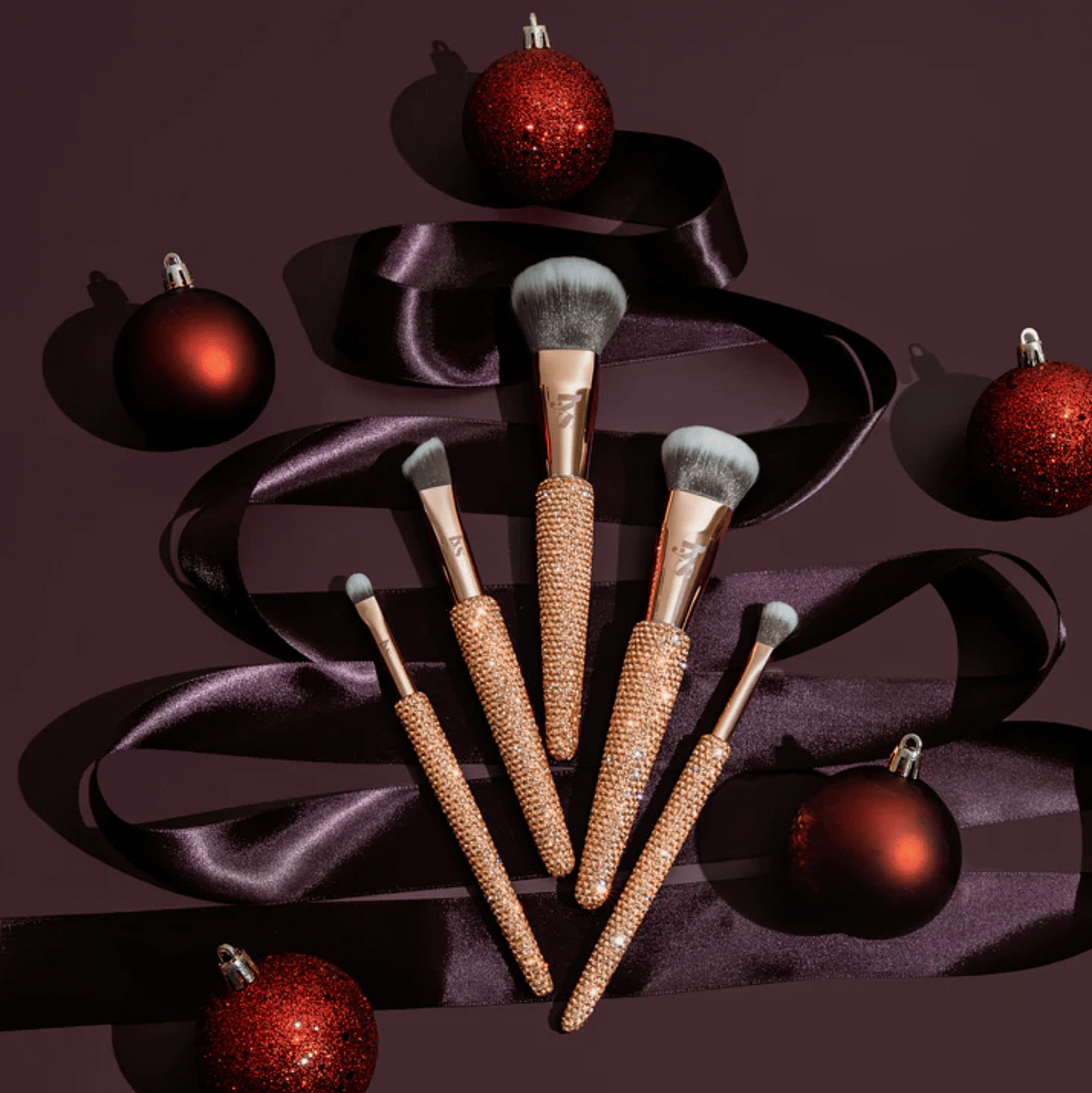 Beauty gift ideas, Beauty gifts, best beauty gift sets, beauty gifts for her, Beauty holiday sets, beauty gifts 2023, Fashion Fair, Topicals, Ami Cole, Range Beauty, Bread Beauty supply, Bread haircare, Ooli hair care, Ooli loc haircare theGrio.com