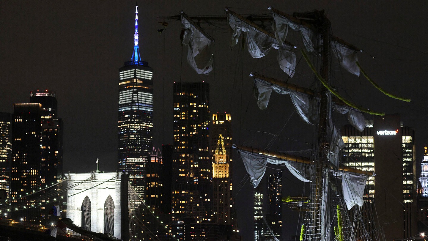 Brooklyn Bridge, Brooklyn. Bridge hit, theGrio.com